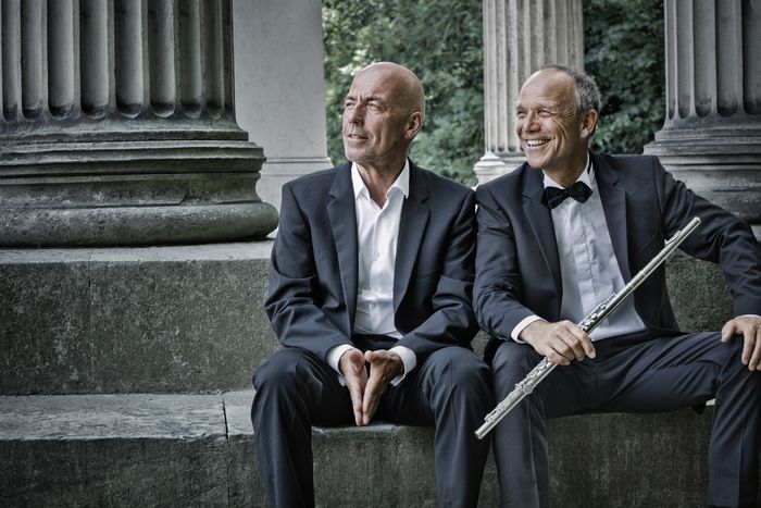 Foto de prensa de los dos músicos