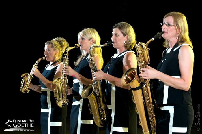 sistergold en el Pabellón Mies van der Rohe
